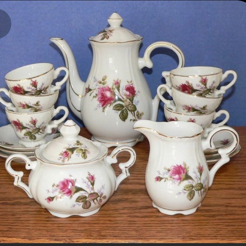 Vintage Royal sealy China Set of 15 Moss Rose